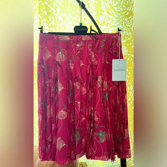 Valentino Pink Lotus Silk Skirt Fairycore – Size IT 40 (US 4) – $3750 Retail NWT - Picture 9 of 9